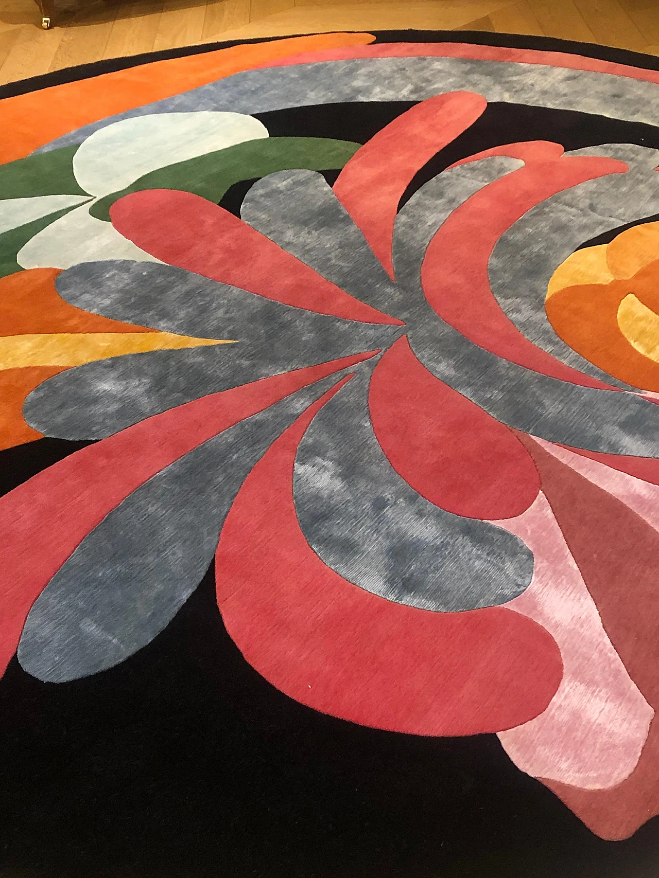 Floreal circular rug by Angela DeNozza , '900 3