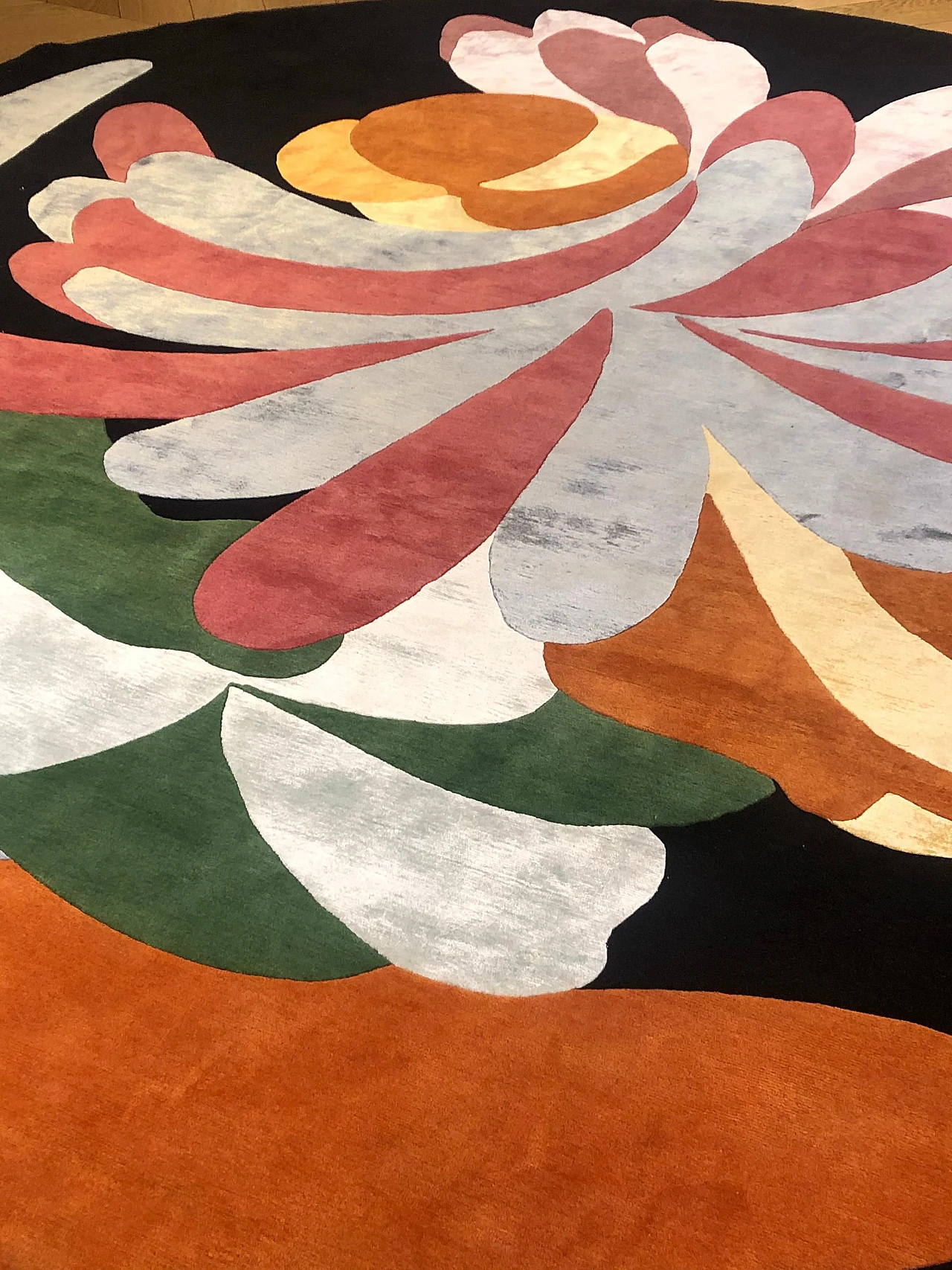 Floreal circular rug by Angela DeNozza , '900 4