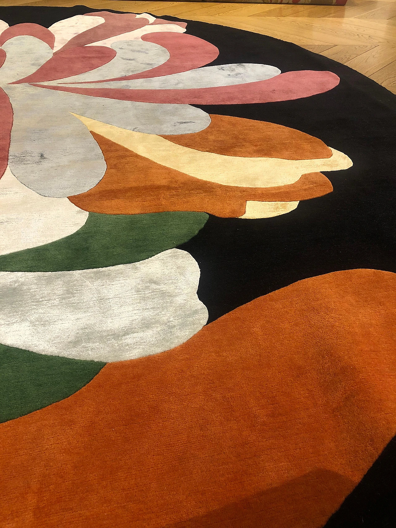 Floreal circular rug by Angela DeNozza , '900 11