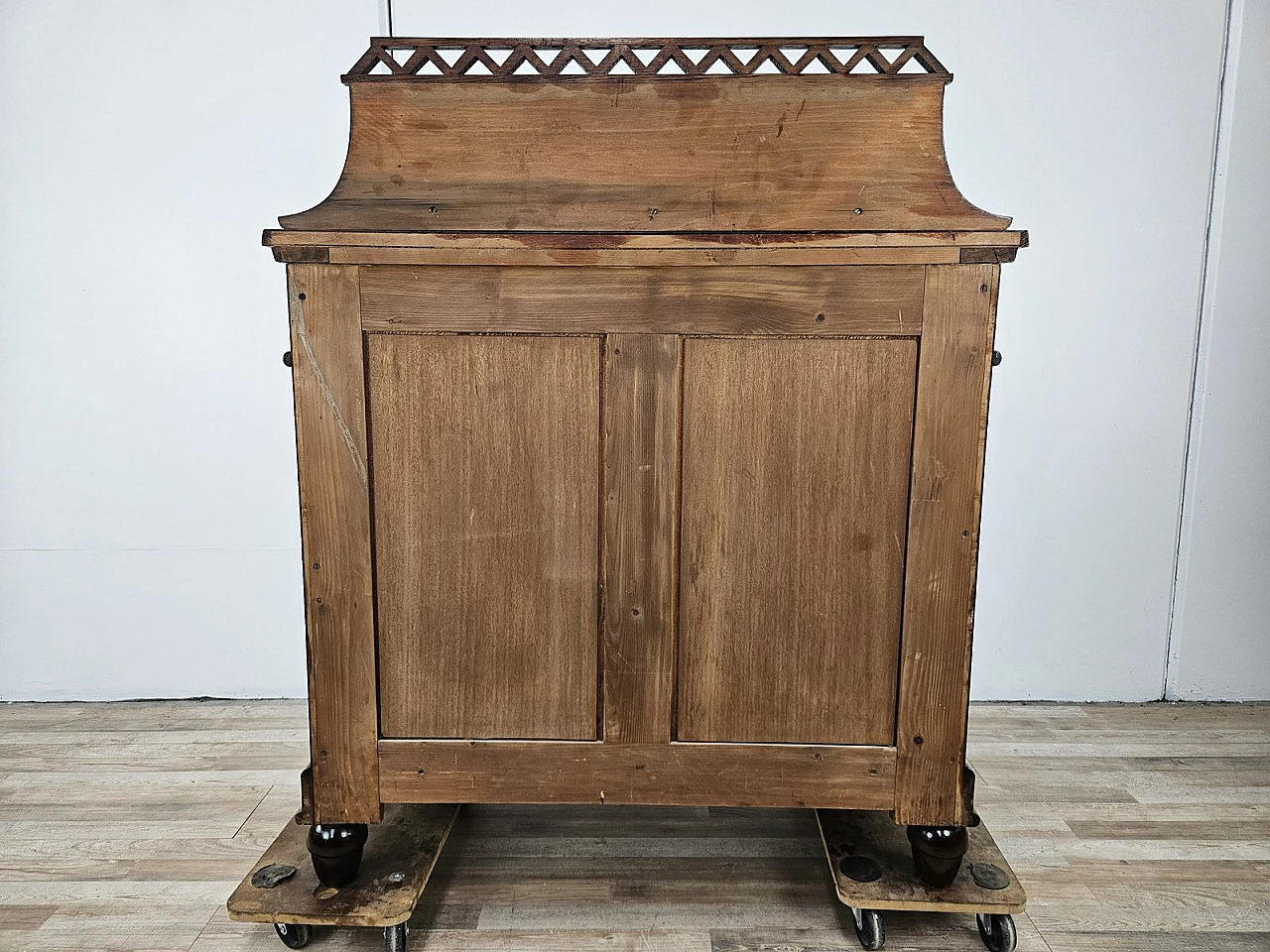 Art Deco Oak Living Room Sideboard, 1940s 33