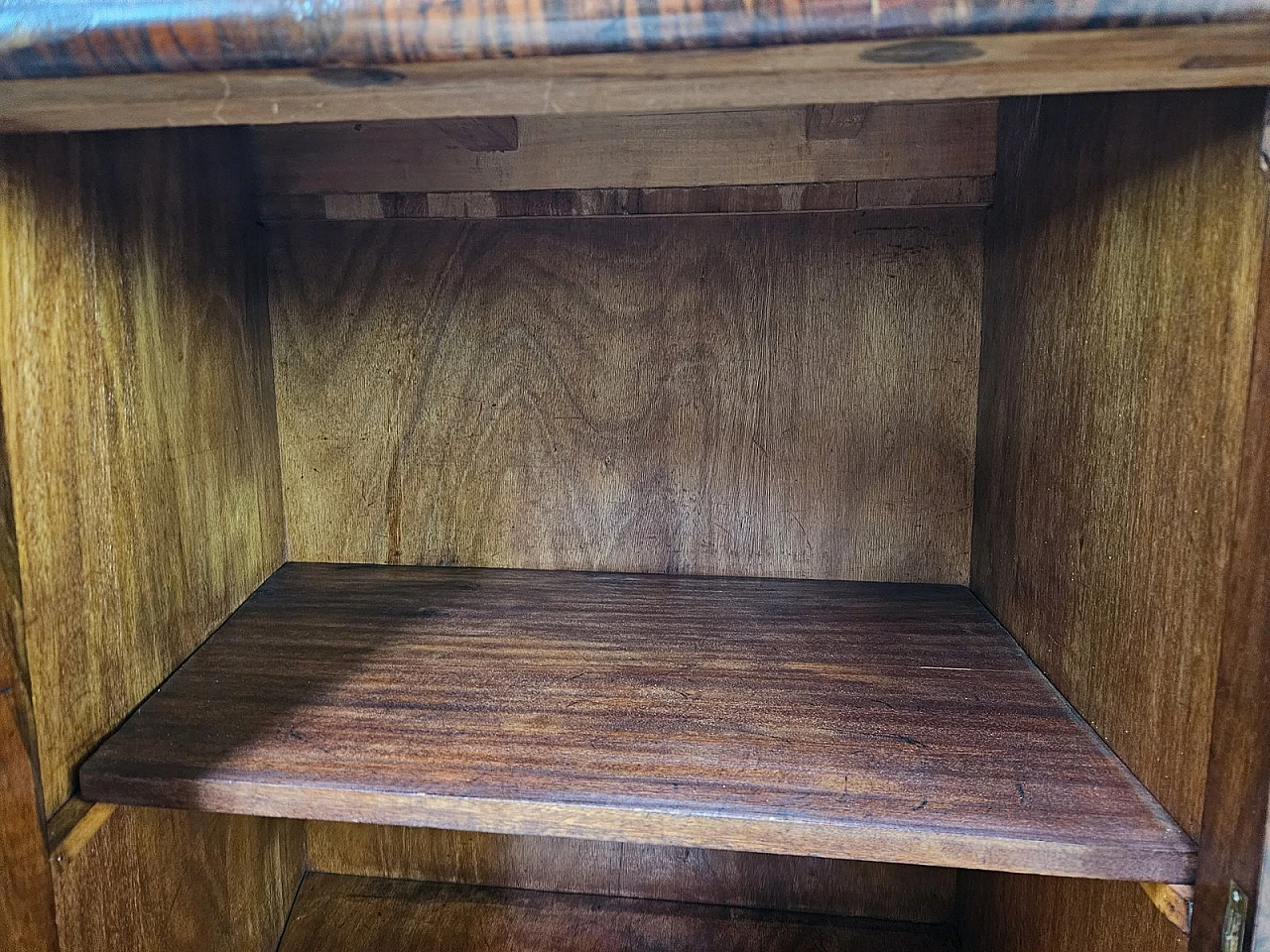 Art Deco Venetian Sideboard in Walnut Root with Internal Drawers by Levi Minzi, Padua, 1940s 21