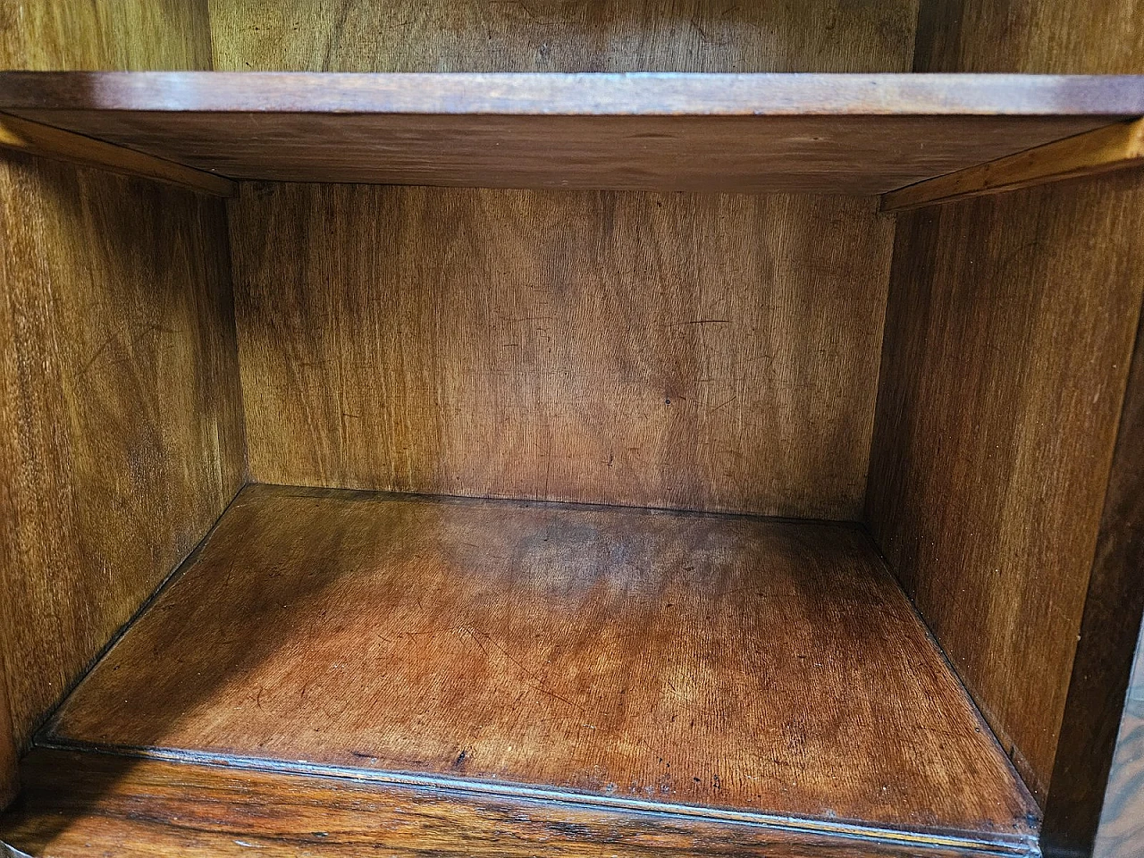 Art Deco Venetian Sideboard in Walnut Root with Internal Drawers by Levi Minzi, Padua, 1940s 22