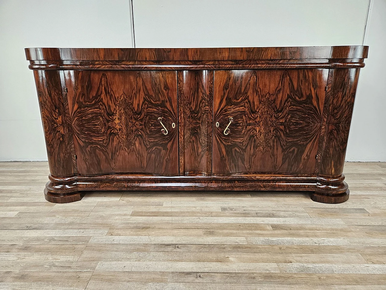 Art Deco Venetian Sideboard in Walnut Root by Levi Minzi, Padua, 1940s 1