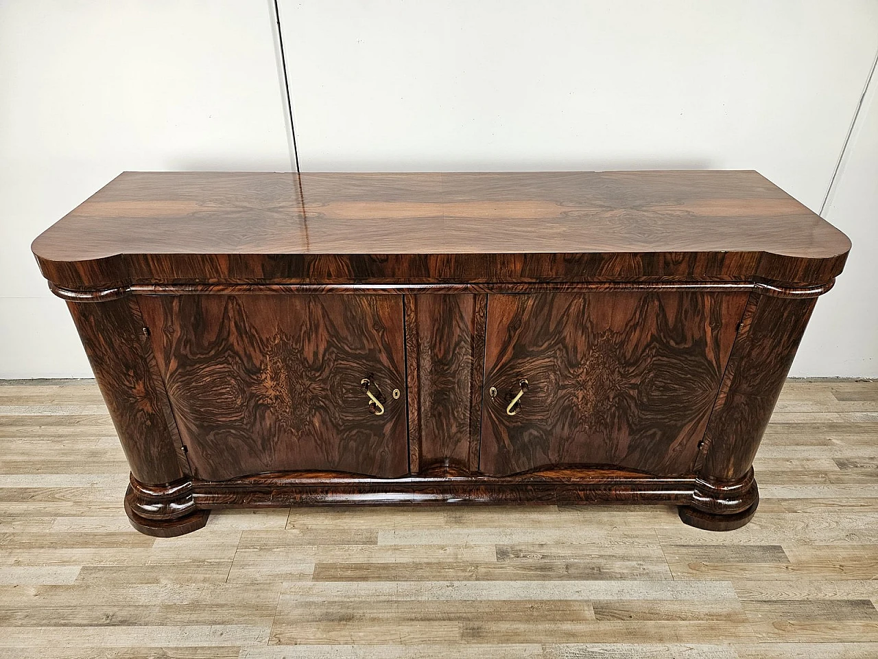 Art Deco Venetian Sideboard in Walnut Root by Levi Minzi, Padua, 1940s 2