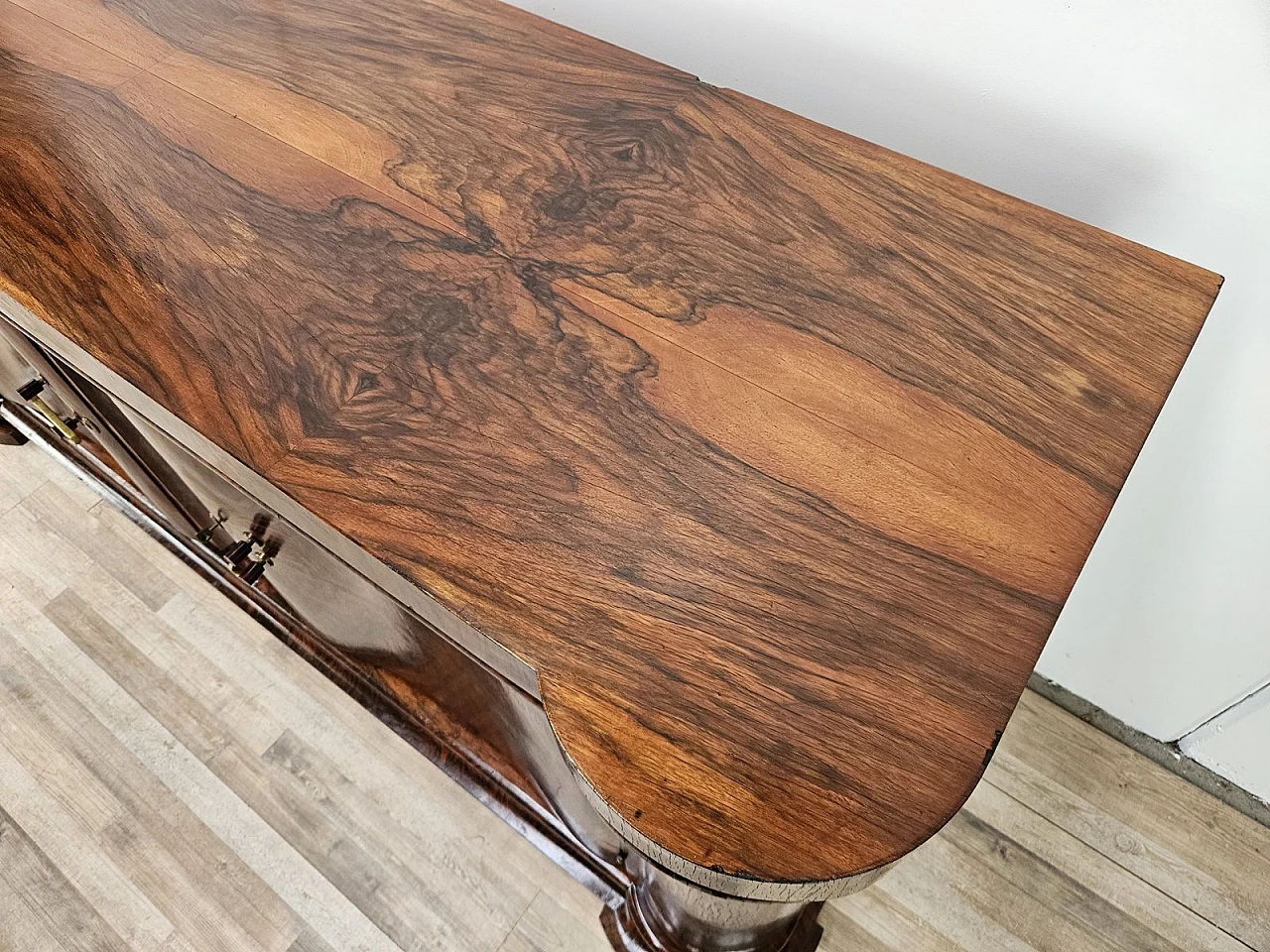 Art Deco Venetian Sideboard in Walnut Root by Levi Minzi, Padua, 1940s 11