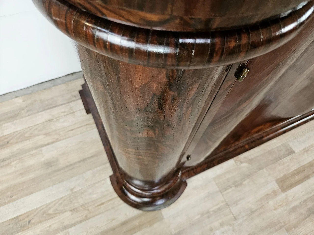 Art Deco Venetian Sideboard in Walnut Root by Levi Minzi, Padua, 1940s 19