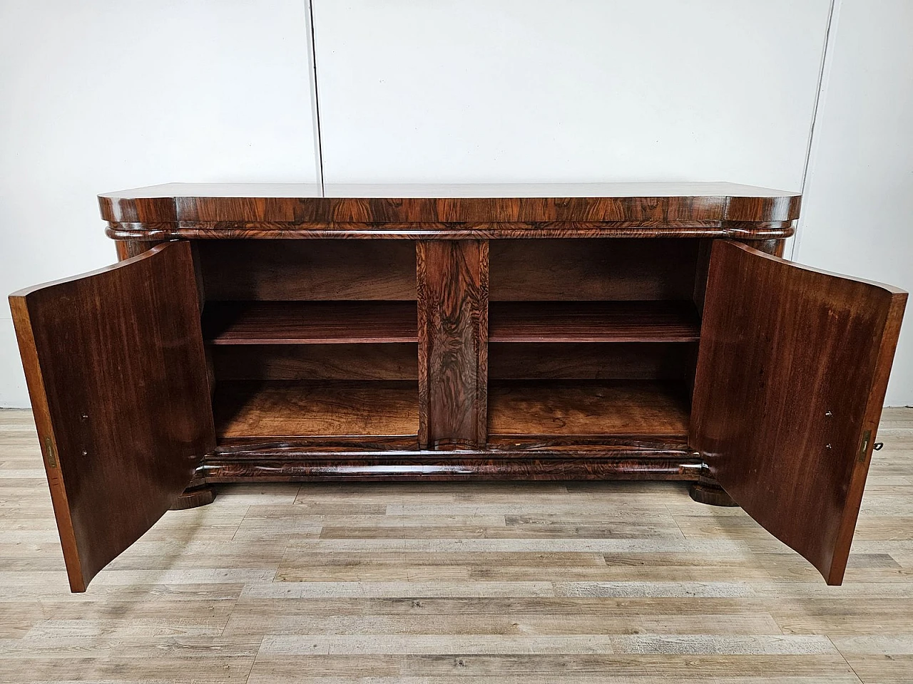 Art Deco Venetian Sideboard in Walnut Root by Levi Minzi, Padua, 1940s 29