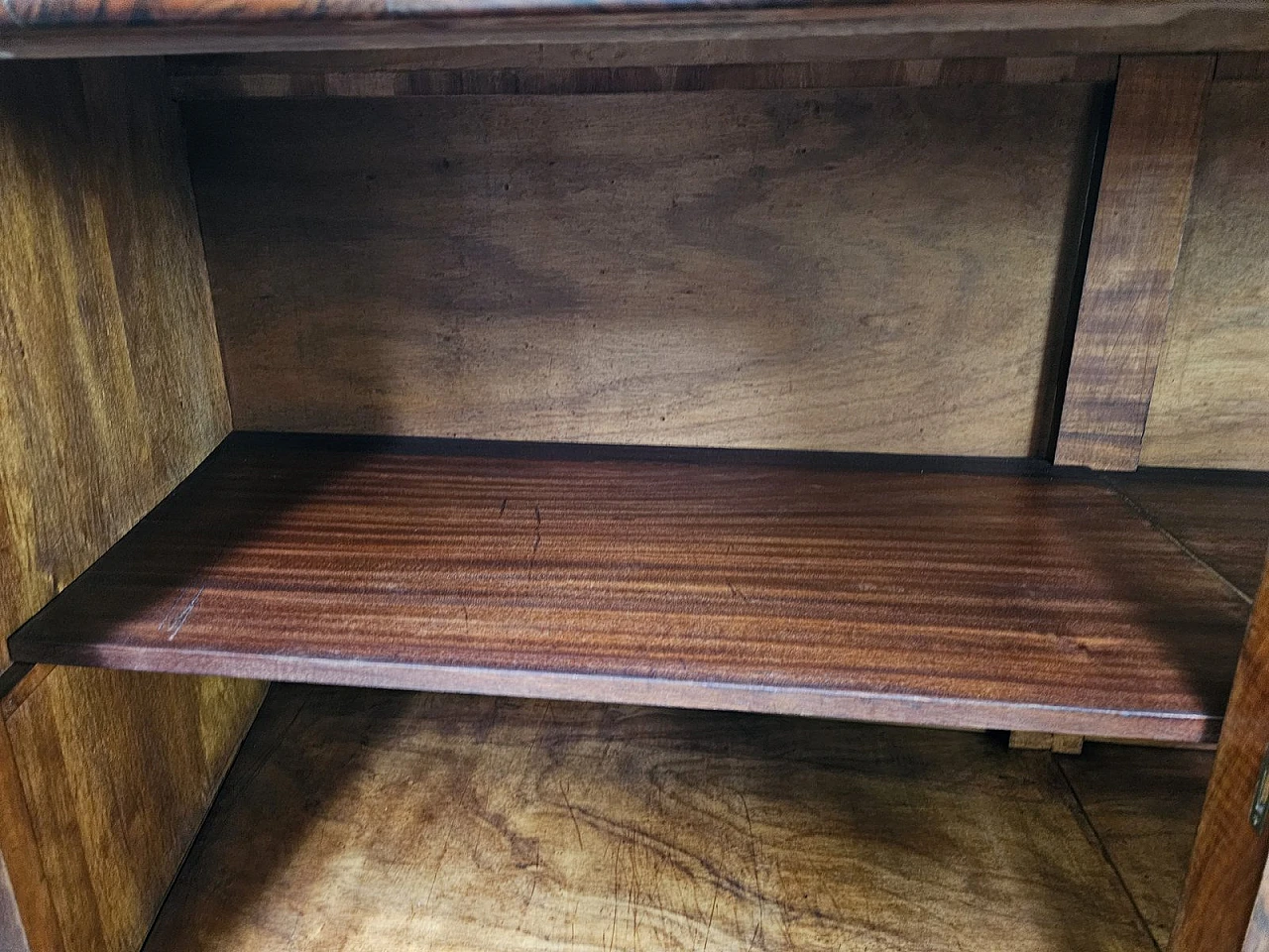 Art Deco Venetian Sideboard in Walnut Root by Levi Minzi, Padua, 1940s 30