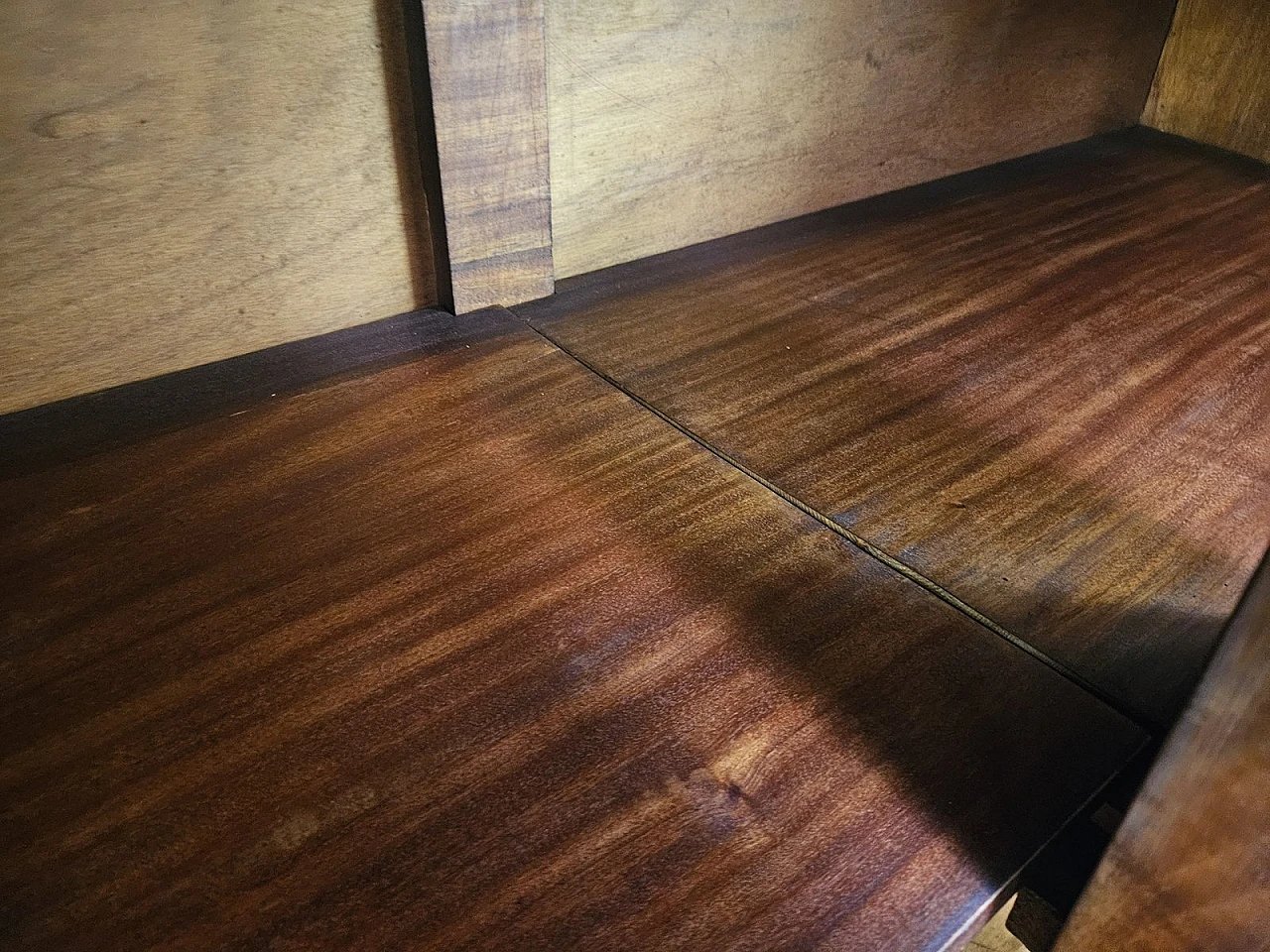 Art Deco Venetian Sideboard in Walnut Root by Levi Minzi, Padua, 1940s 35