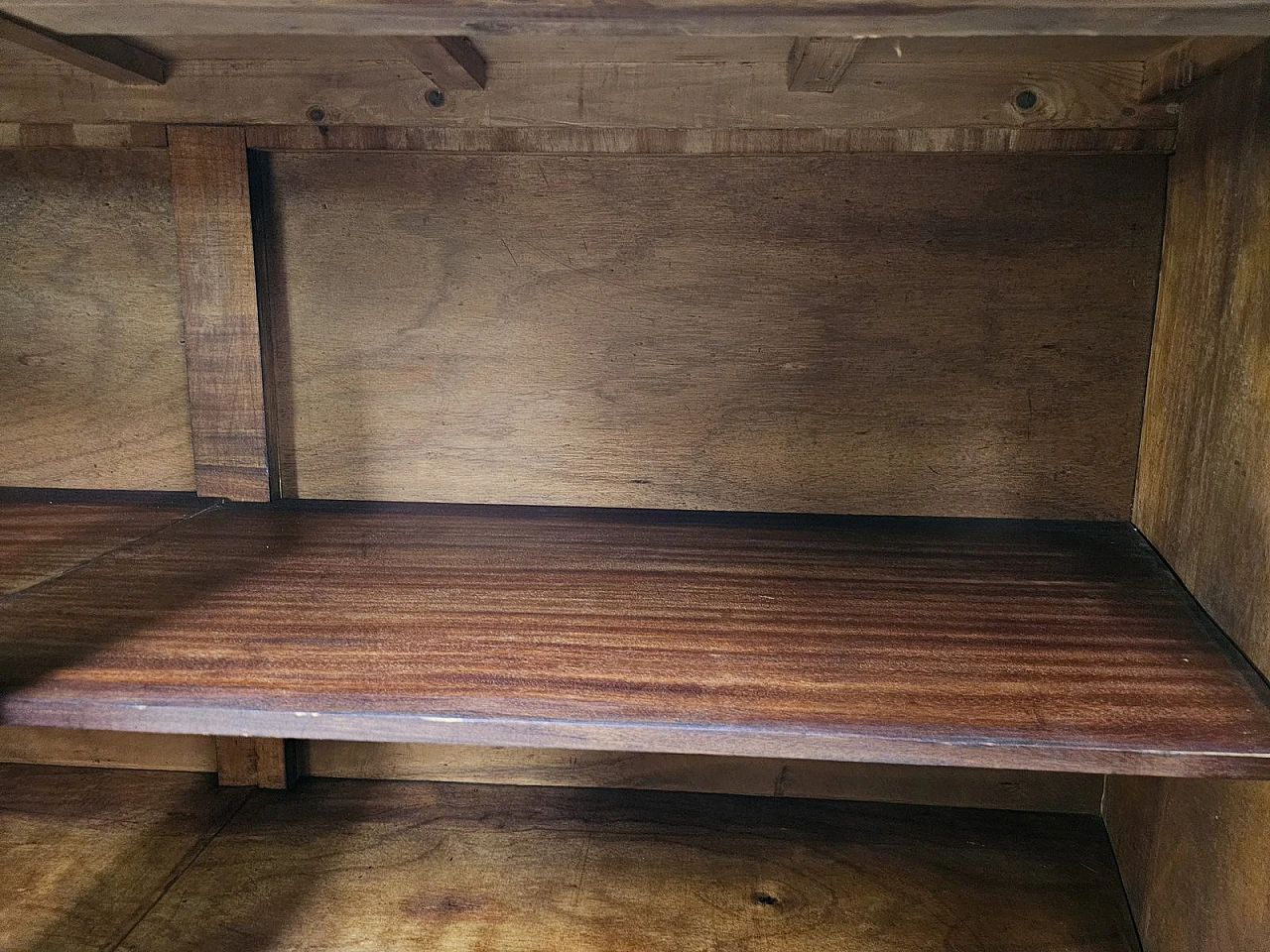 Art Deco Venetian Sideboard in Walnut Root by Levi Minzi, Padua, 1940s 36