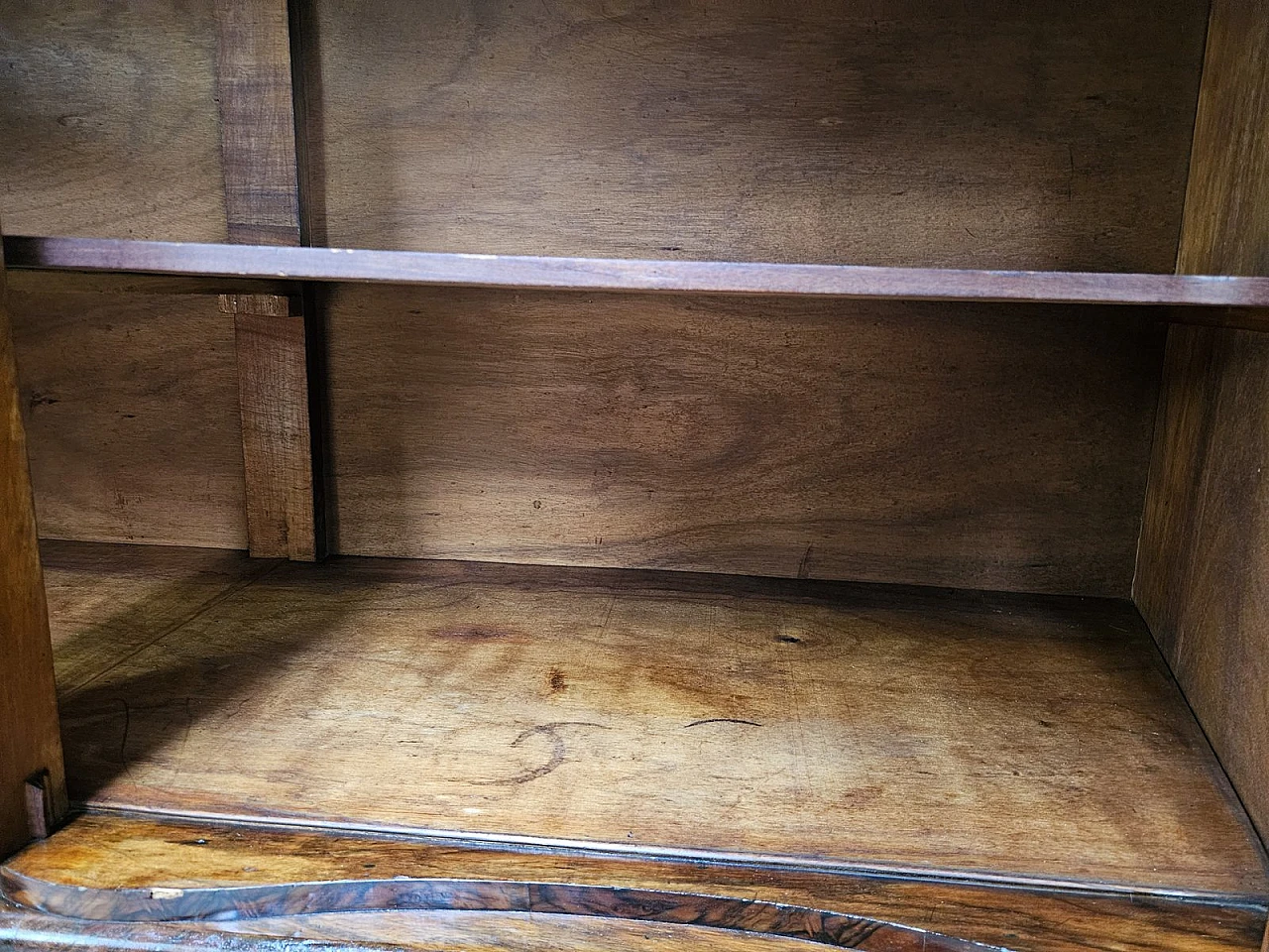 Art Deco Venetian Sideboard in Walnut Root by Levi Minzi, Padua, 1940s 37