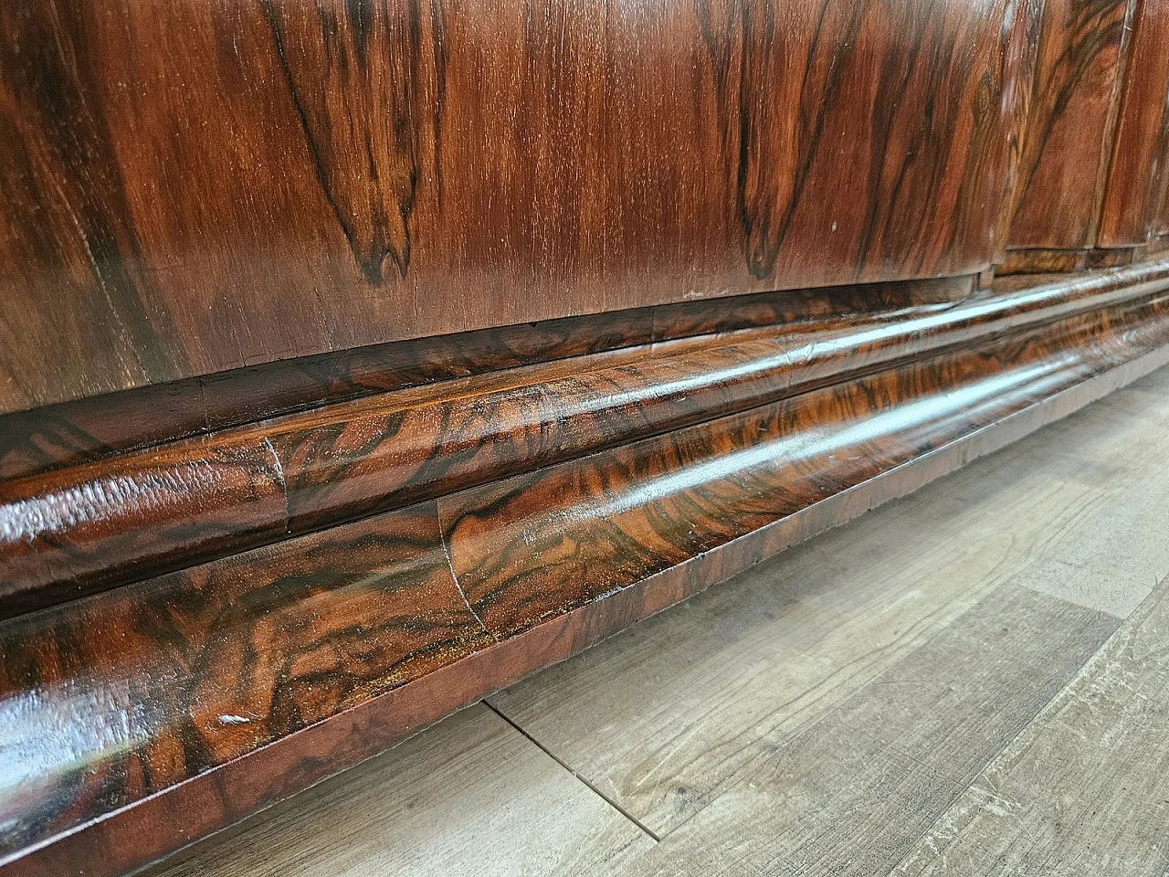 Art Deco Venetian Sideboard in Walnut Root by Levi Minzi, Padua, 1940s 41