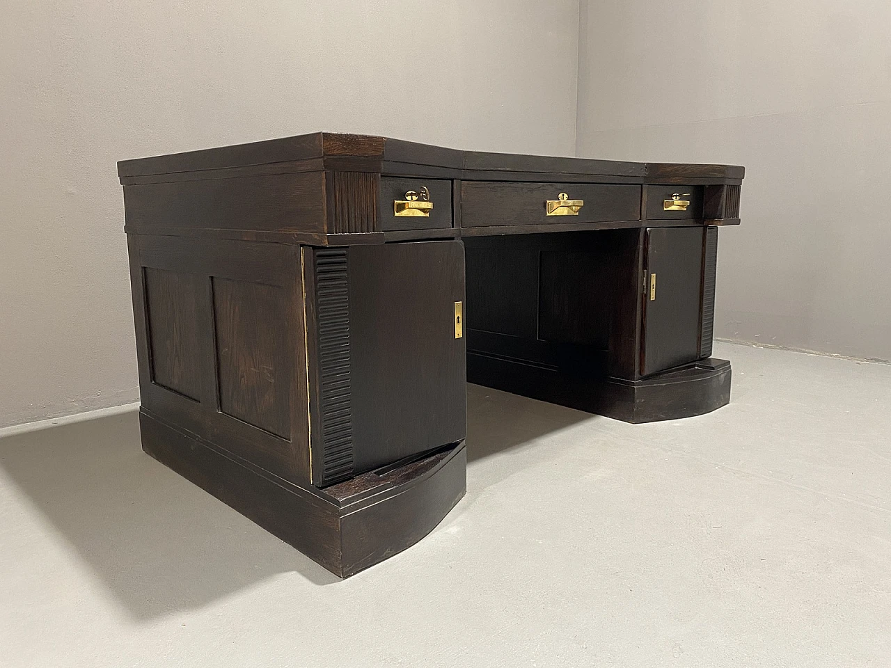 Early 20th Century Viennese Secession oak writing desk 2