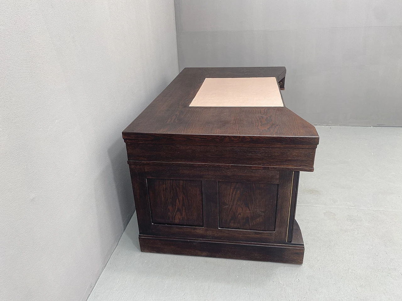 Early 20th Century Viennese Secession oak writing desk 7