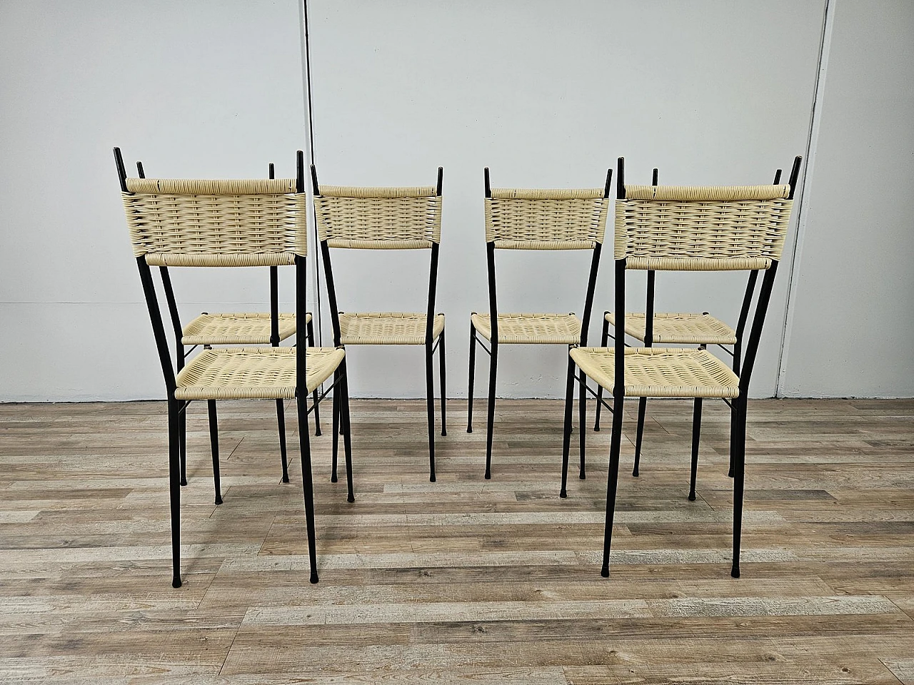 6 Mid-Century chairs in iron and woven plastic, 1970s 3