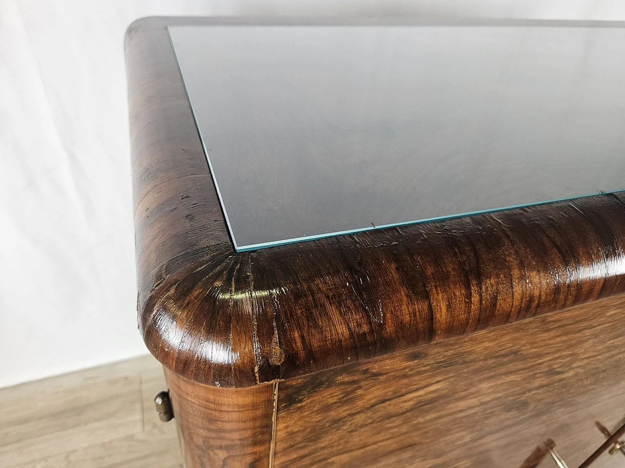 Walnut-root sideboard with internal drawers, 1930s 5