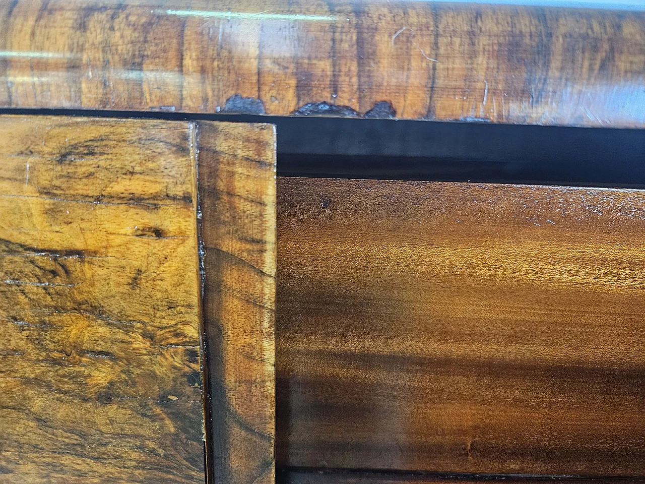 Walnut-root sideboard with internal drawers, 1930s 19