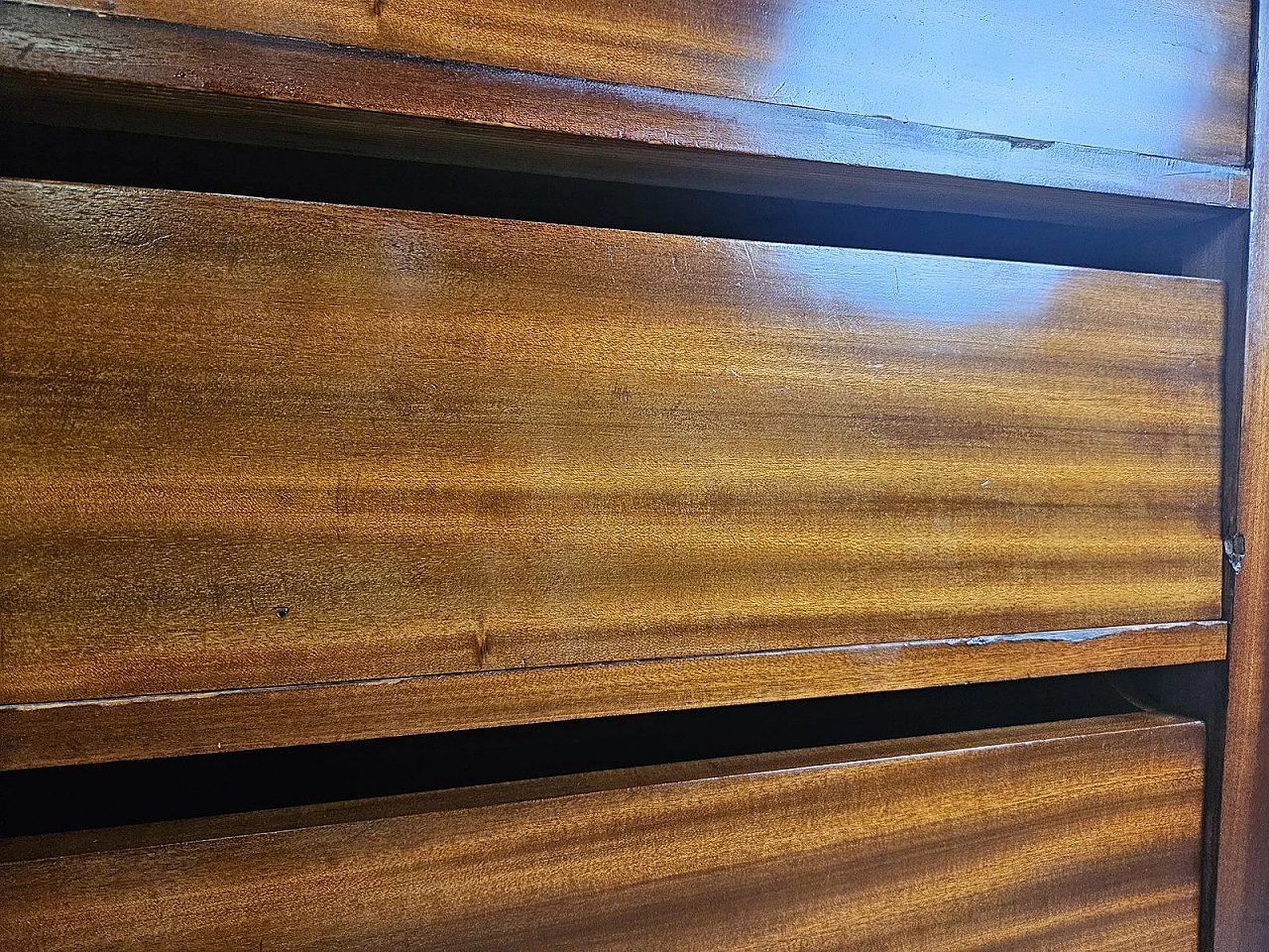 Walnut-root sideboard with internal drawers, 1930s 24