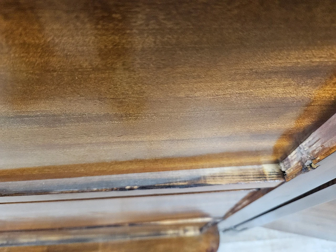 Walnut-root sideboard with internal drawers, 1930s 26