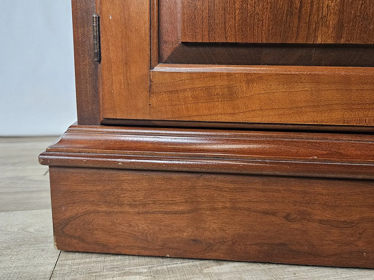 Hall sideboard in cherry wood by Fantoni, 1980s 22