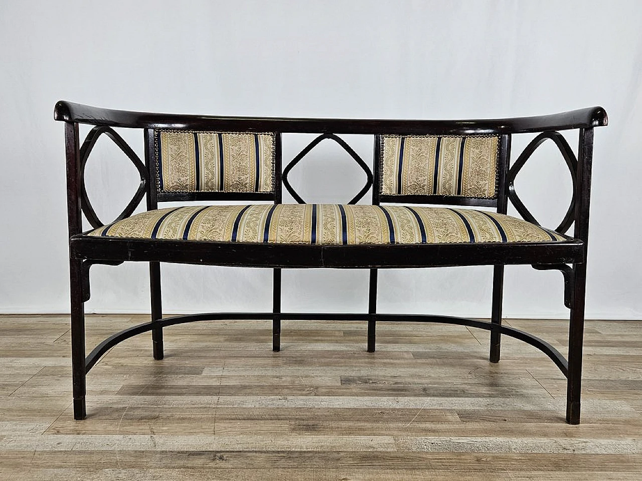 Beech bench with chairs attributed to Antonio Volpe, 20th century 2