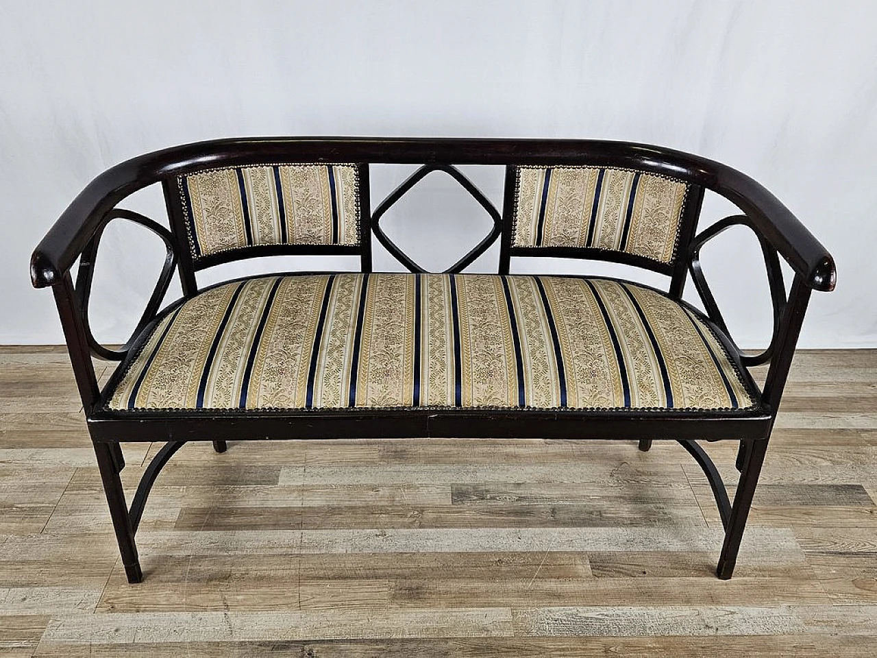 Beech bench with chairs attributed to Antonio Volpe, 20th century 3