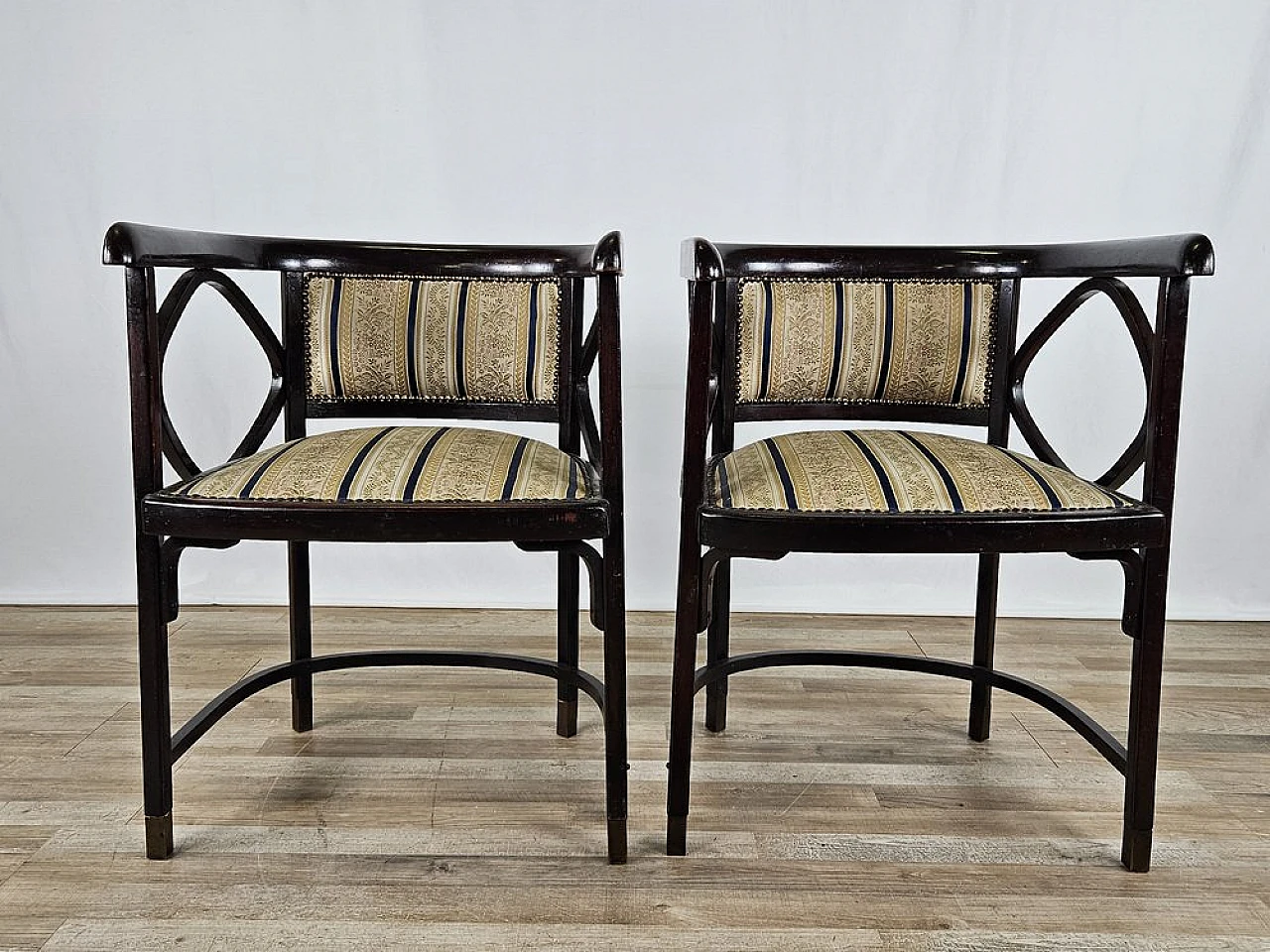 Beech bench with chairs attributed to Antonio Volpe, 20th century 31