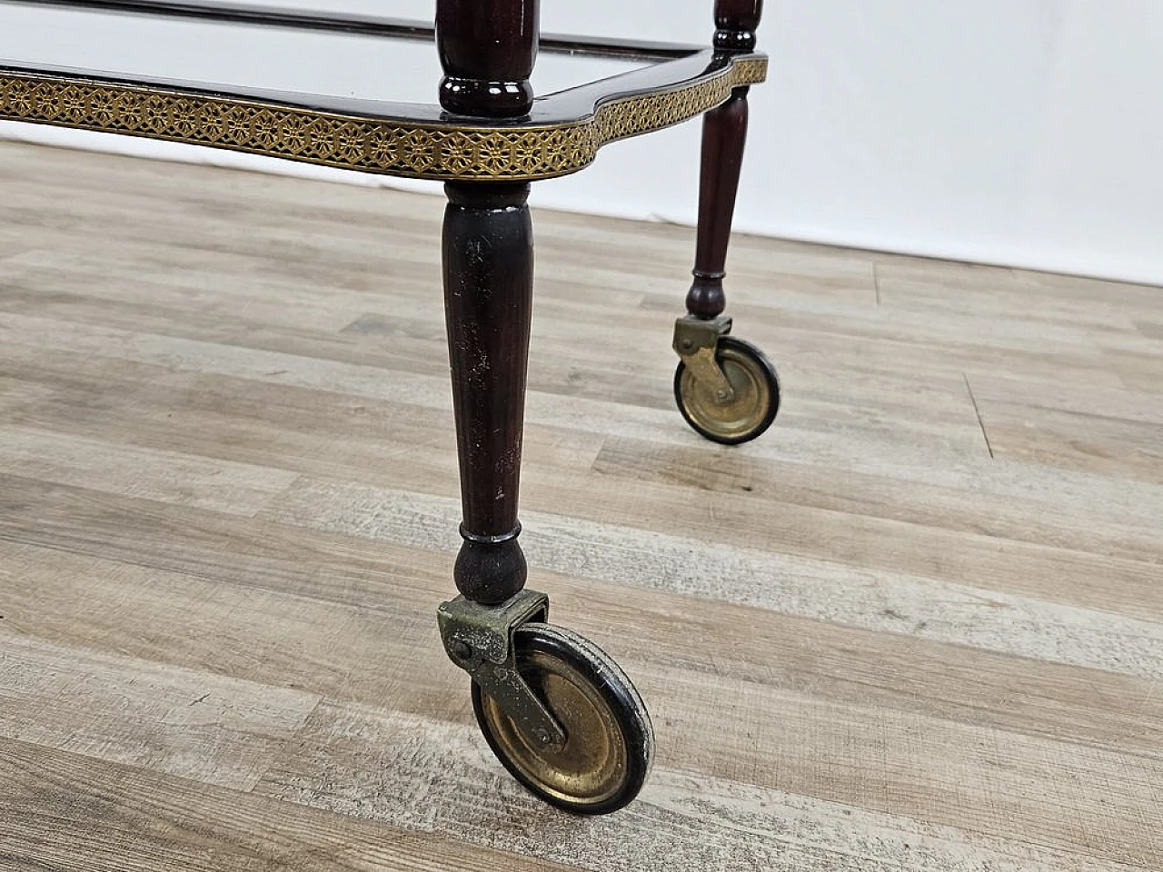 Bar trolley in briarwood, brass and glass, 1950s 17