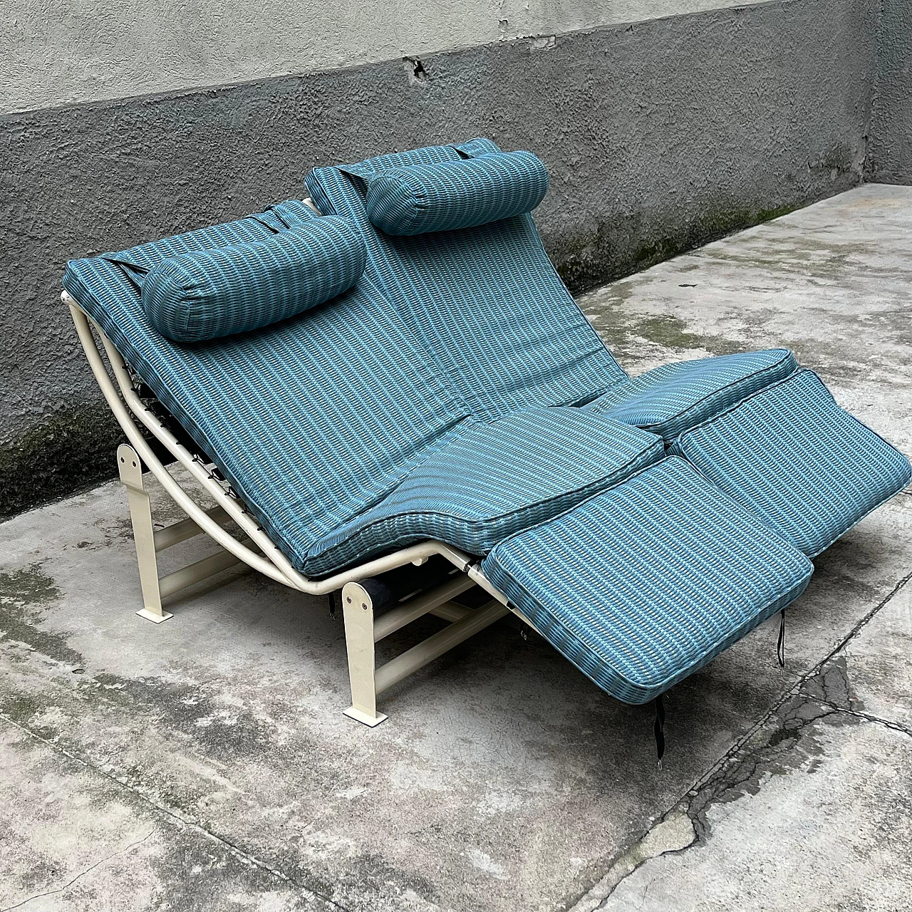 Double chaise longues inspired by Lc4, 1980s 3