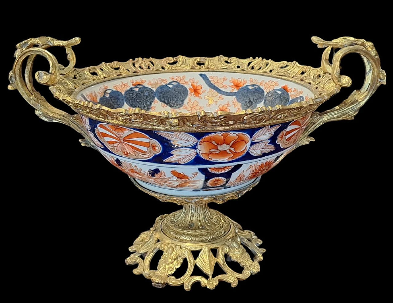 Imari ceramic centerpiece with bronze decoration, 19th century 1