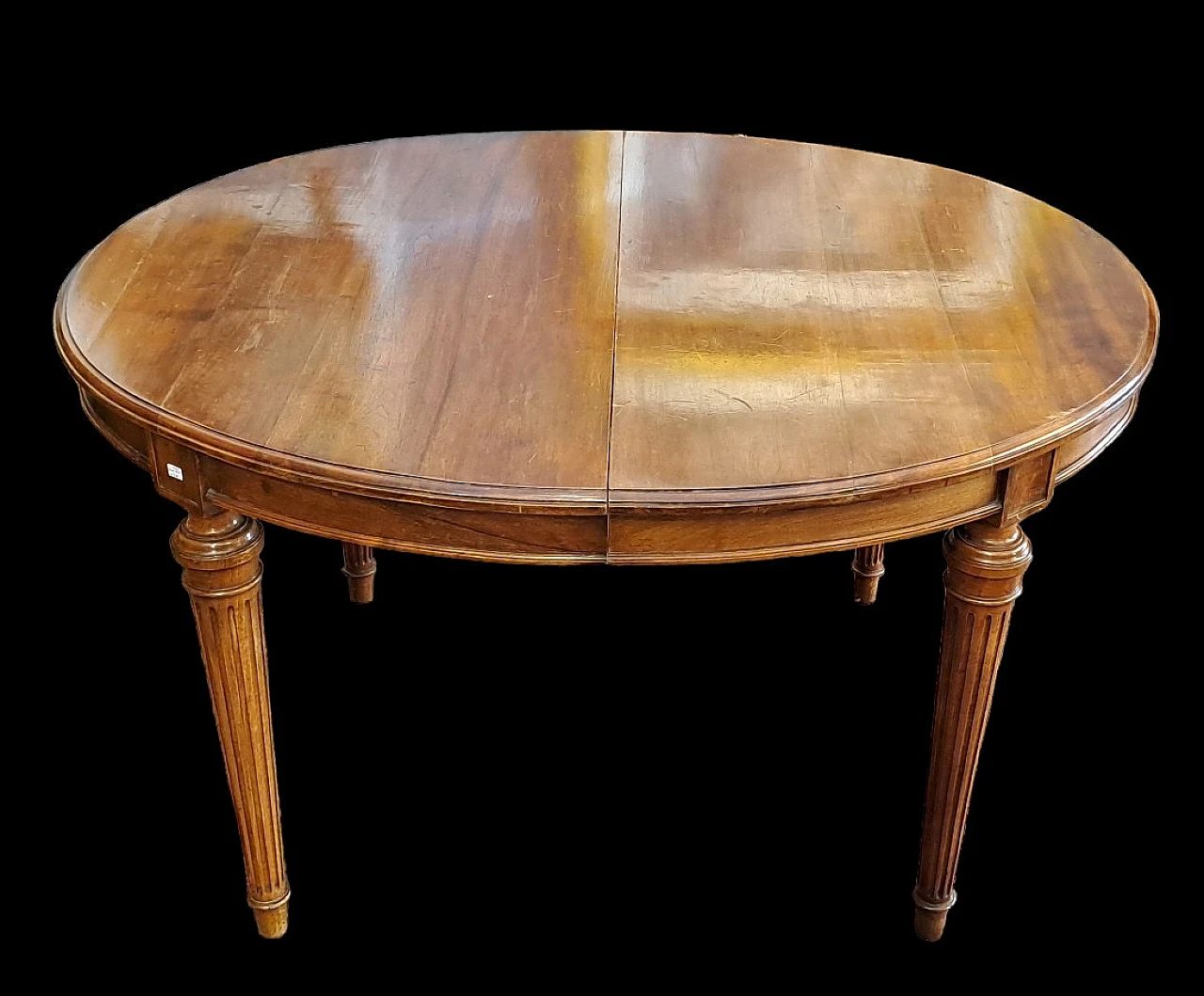 Round extendible French table in solid walnut, 19th century 1