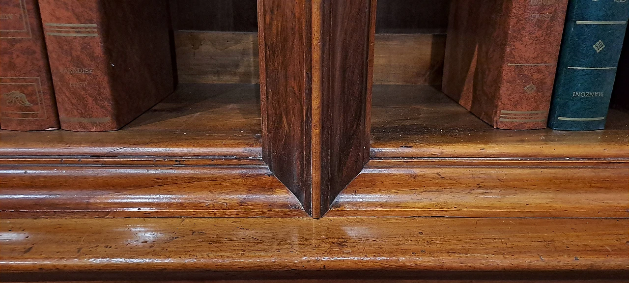 Large Piemontese bookcase in solid walnut, 19th century 7