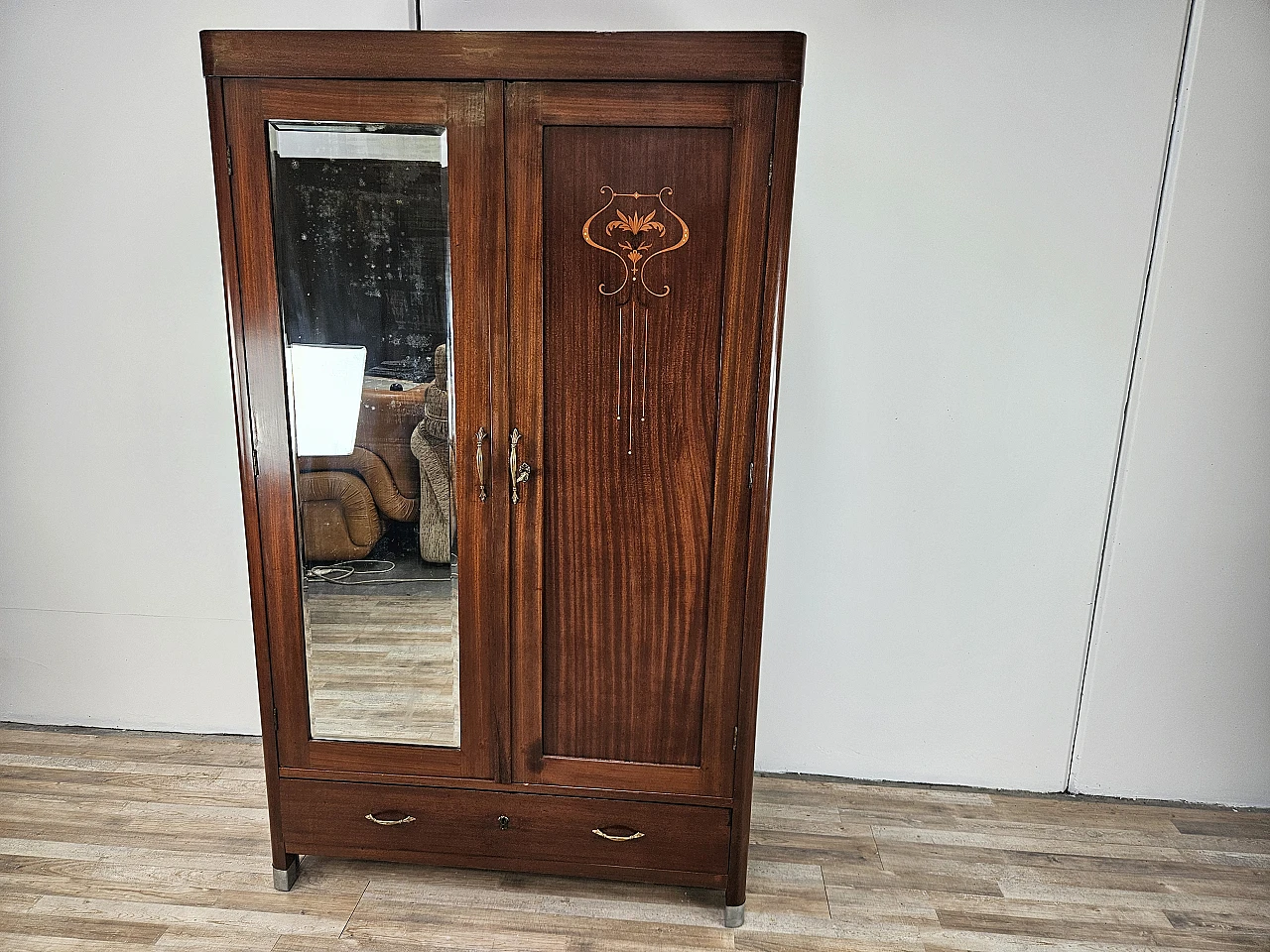 Two-door wardrobe with mirror and internal shelves, early 20th century 32