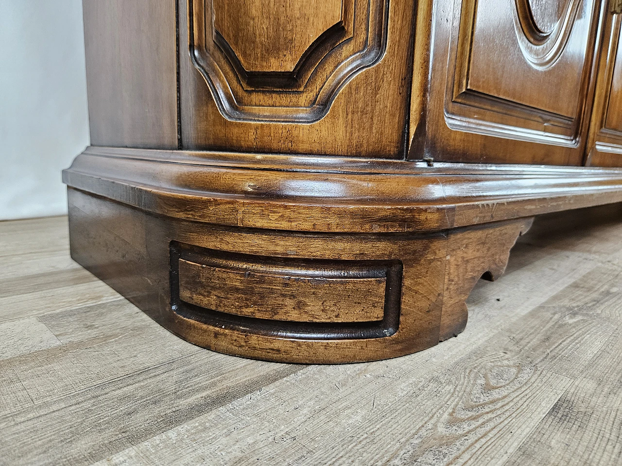 Carved wooden sideboard, 1960s 29