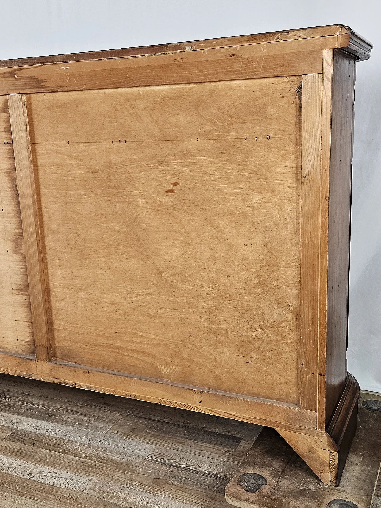 Carved wooden sideboard, 1960s 36