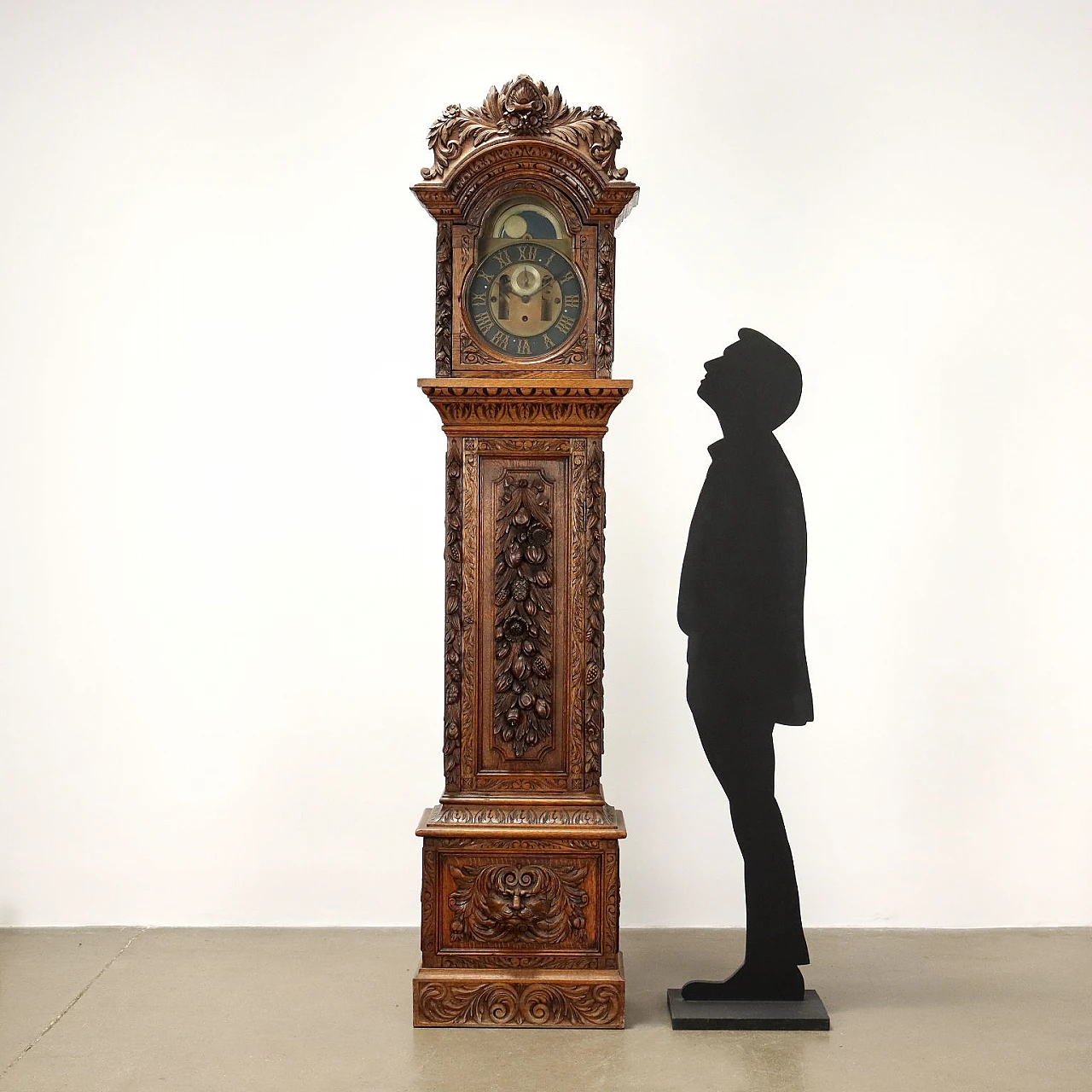 Oak pendulum clock, early 20th century 2