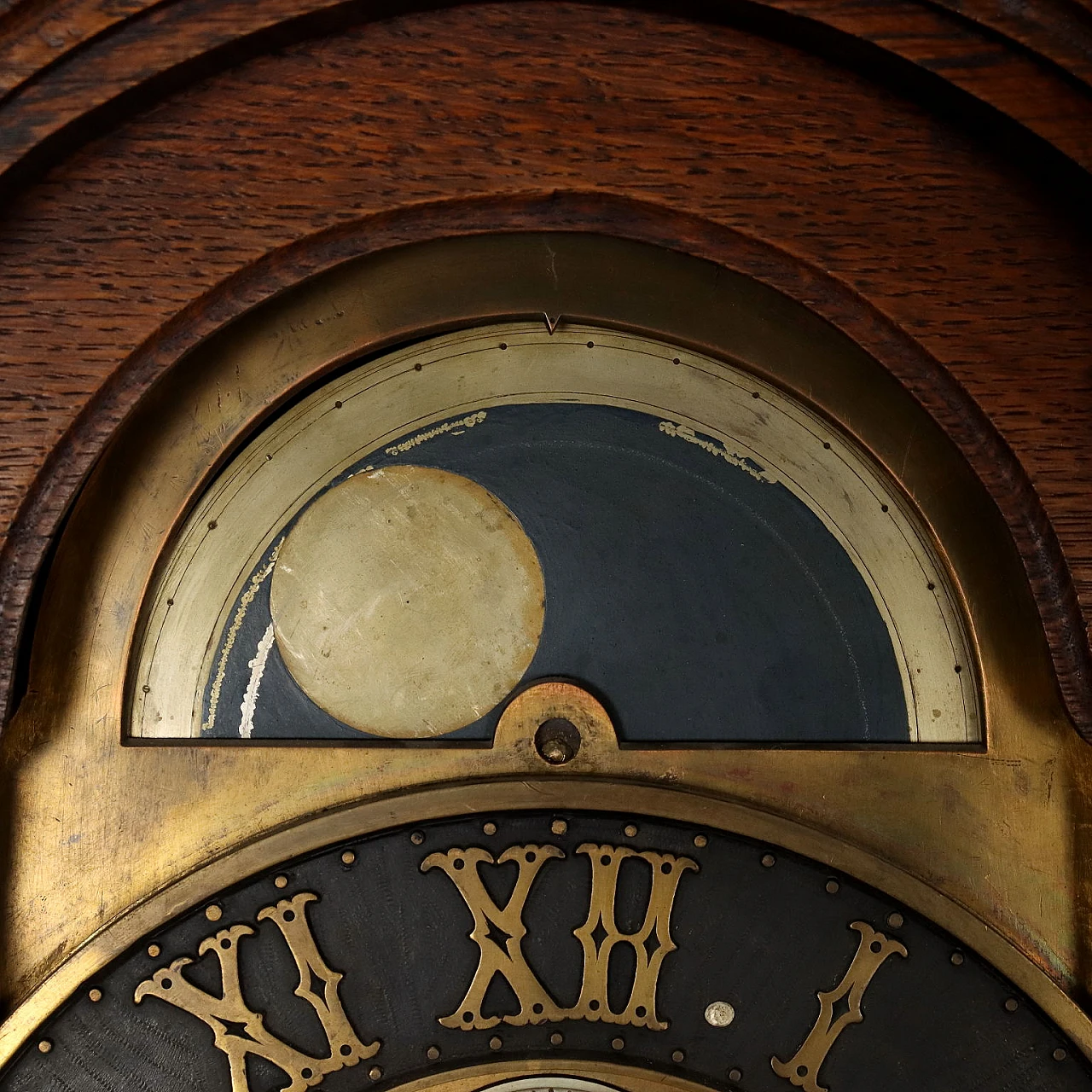 Oak pendulum clock, early 20th century 5