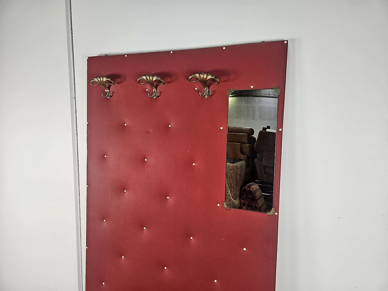 Red skai and brass coat rack, 1960s 2