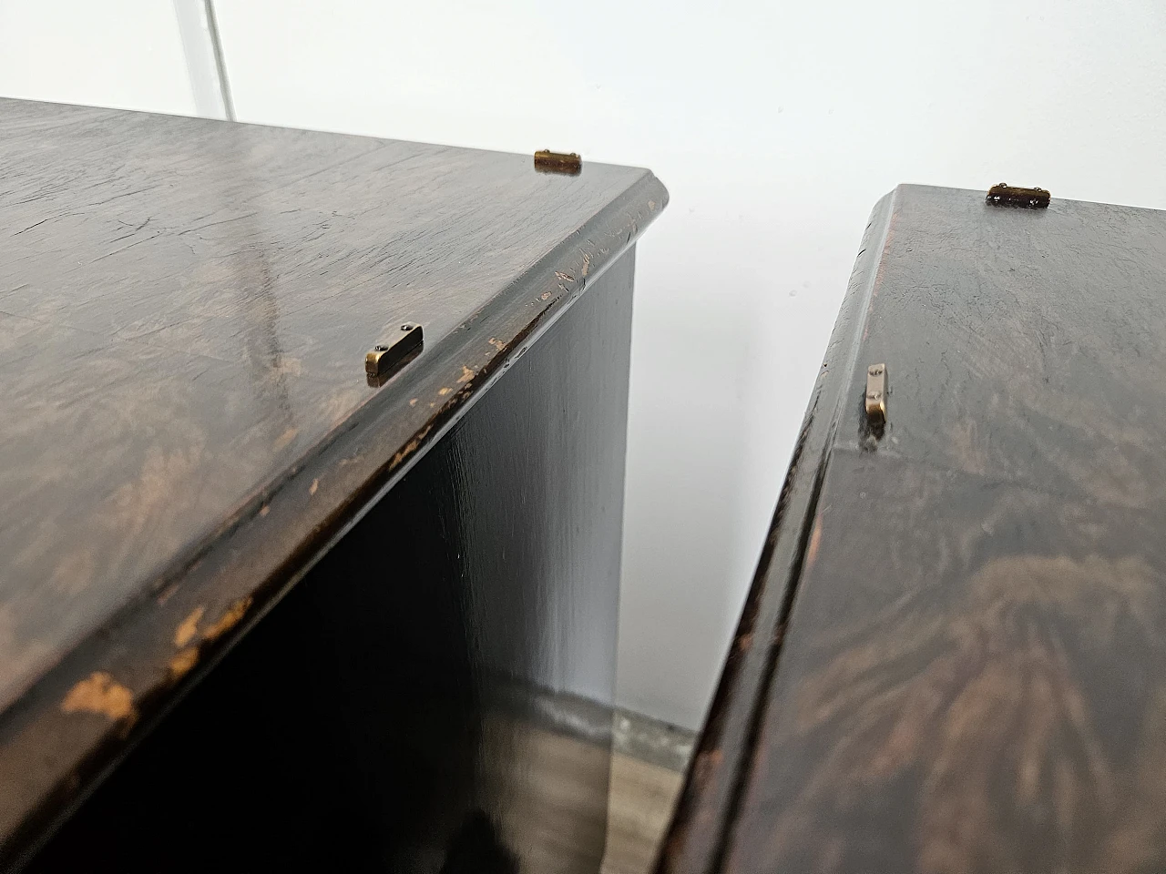 Pair of Art Deco walnut bedside tables, 1940s 10