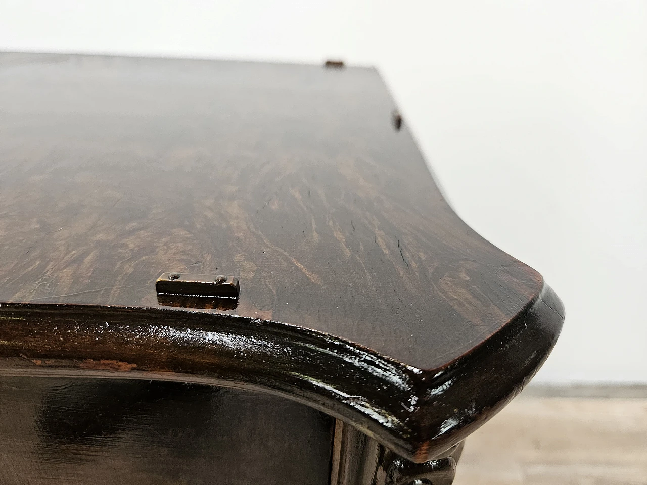 Pair of Art Deco walnut bedside tables, 1940s 12