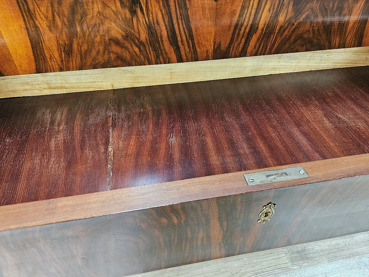 Art Deco walnut and maple dresser with mirror, 1940s 39