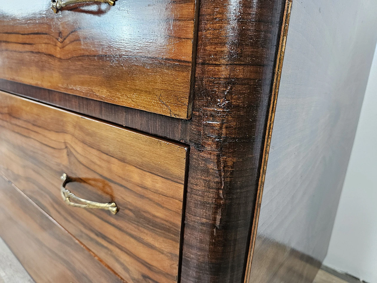 Art Deco chest of drawers in mahogany root with four drawers 7