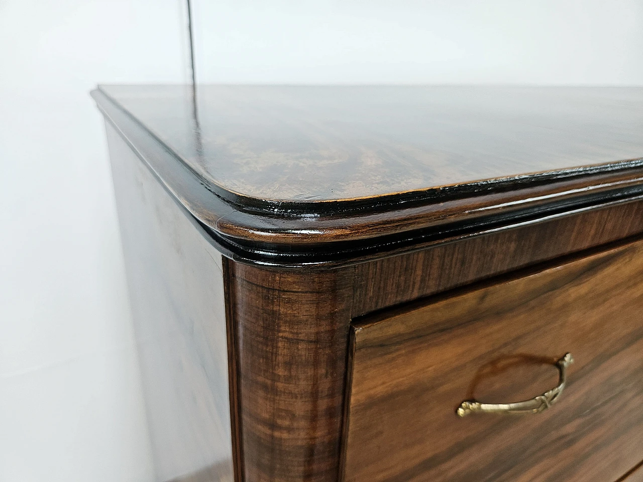 Art Deco chest of drawers in mahogany root with four drawers 13