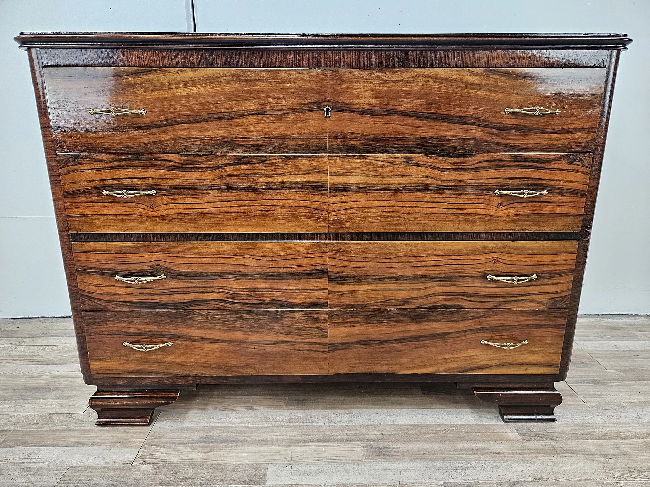 Art Deco chest of drawers in mahogany root with four drawers 15