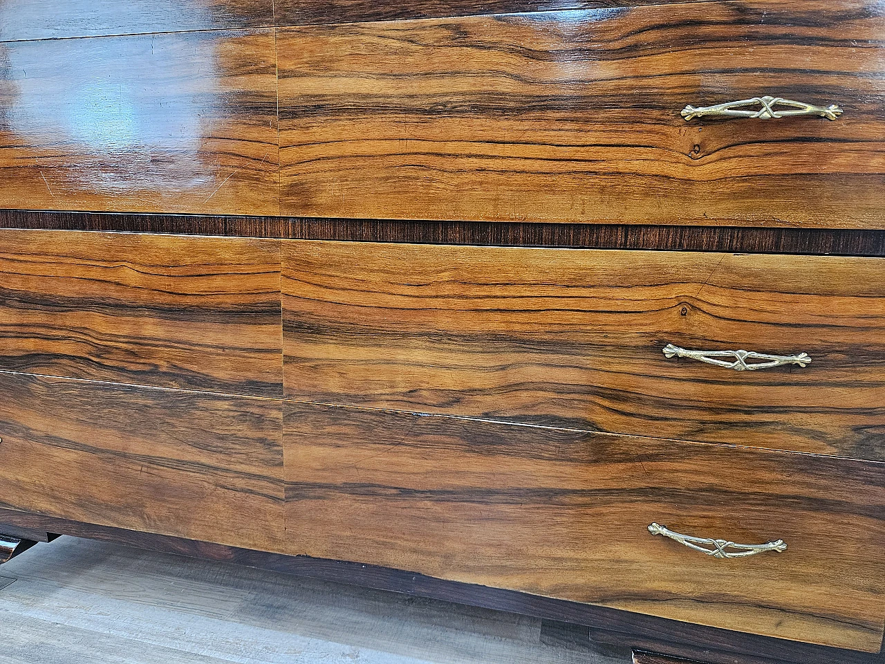 Art Deco chest of drawers in mahogany root with four drawers 19