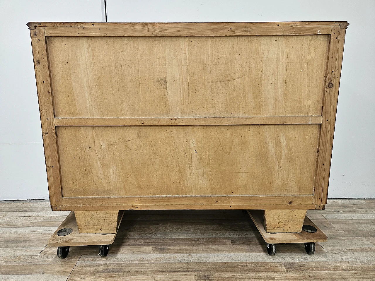 Art Deco chest of drawers in mahogany root with four drawers 24