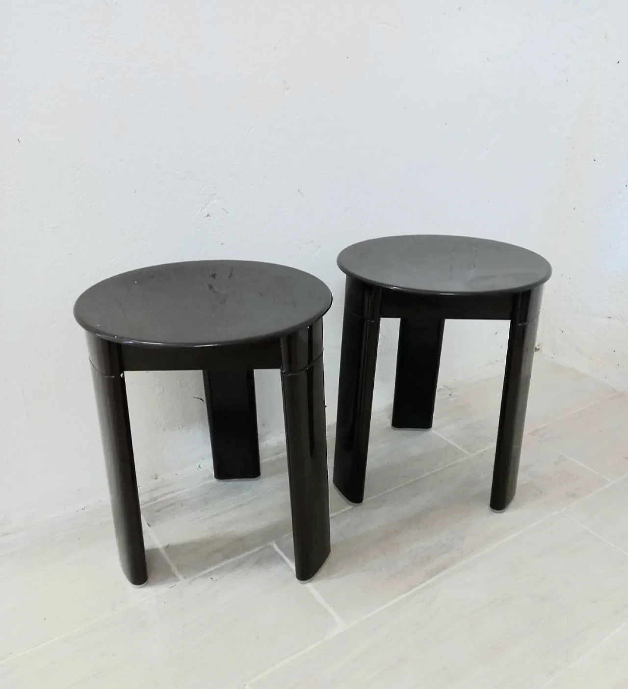 Pair of Gedy bathroom stools 7