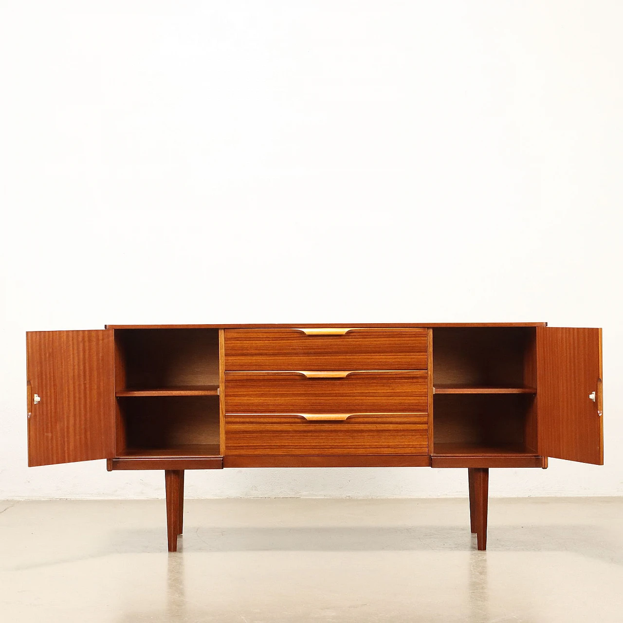 Credenza in teak con ante a battenti e cassetti, anni '60 3