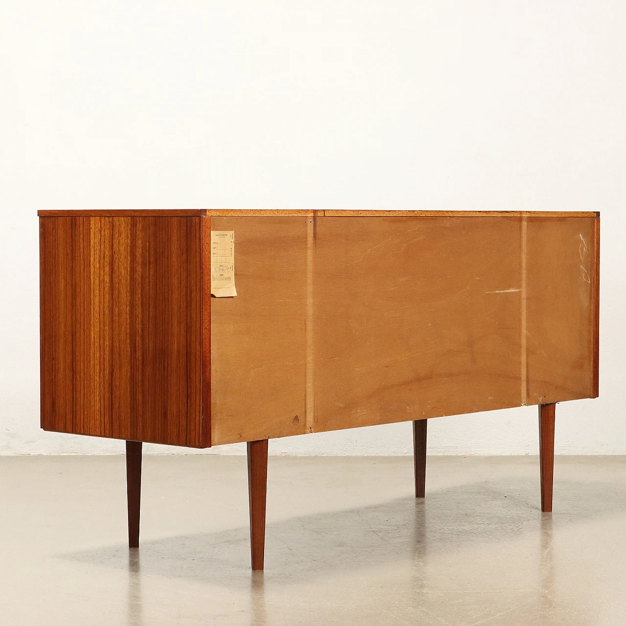 Credenza in teak con ante a battenti e cassetti, anni '60 8