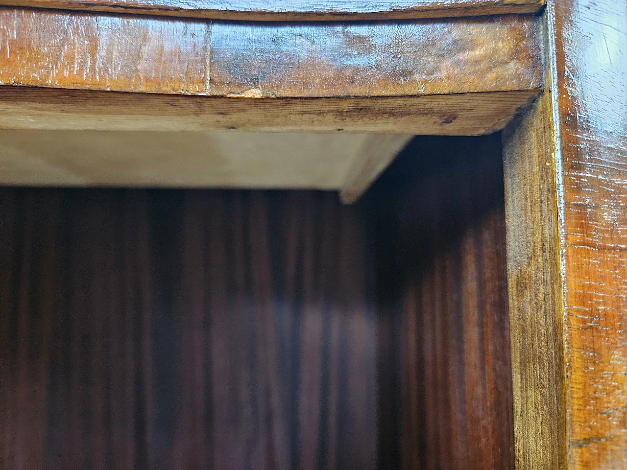 Art Deco mahogany burl nightstands 27